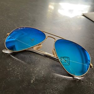 Ray Ban Aviator with Blue Flash Mirrored Lenses